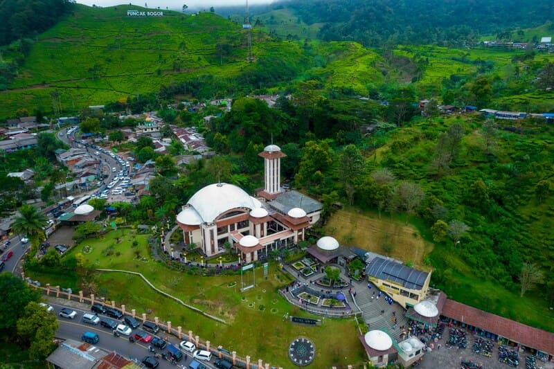  10 Tempat Wisata Puncak yang Lagi Hits dan Terbaik