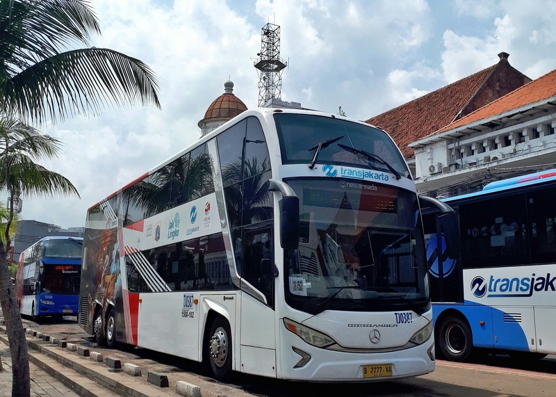 Bus Double Decker indonesia